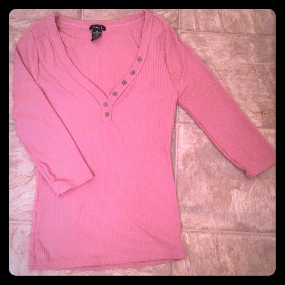 Rue21 v button up